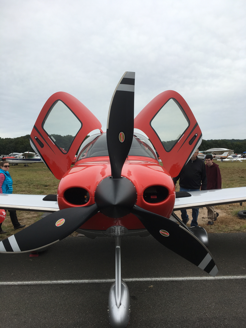 Illustration for article titled Simsbury Fly-In Photodump